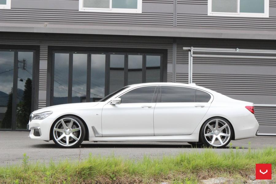  BMW 740Li xDrive on Vossen Wheels (CV7) 2017 года  (фото 3 из 10)